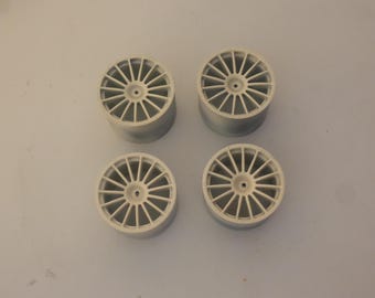 1:18 set of 4  plastic racing 15-spokes wheels (2 front, 2 rear) plus aluminium machined hubs WHITE
