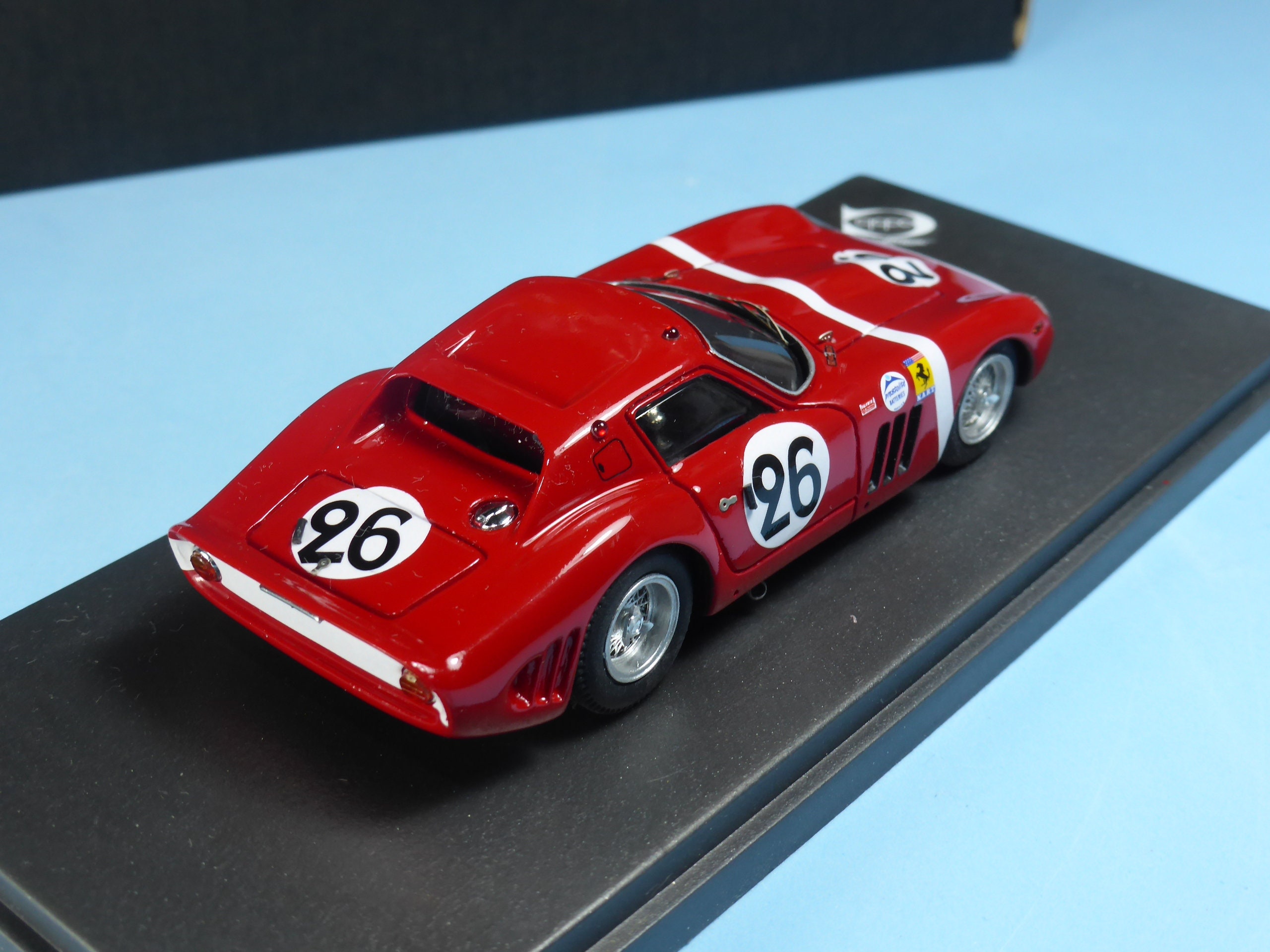 Ferrari 250 GTO #25 24 Hours of Le Mans (1964) with DISPLAY CASE Limited Edition 1/18 Diecast Model Car by BBR
