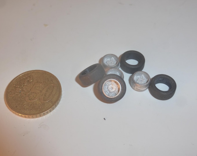 1:43 white metal 6-spokes wheels (and rubber tires) for small touring and sportscars GMW019