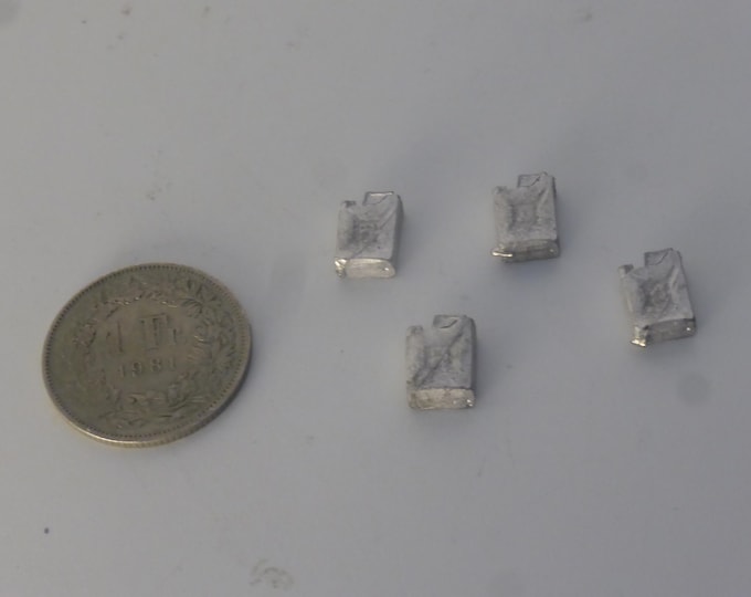 1:43 white metal jerricans (4x) to paint Mini Racing production
