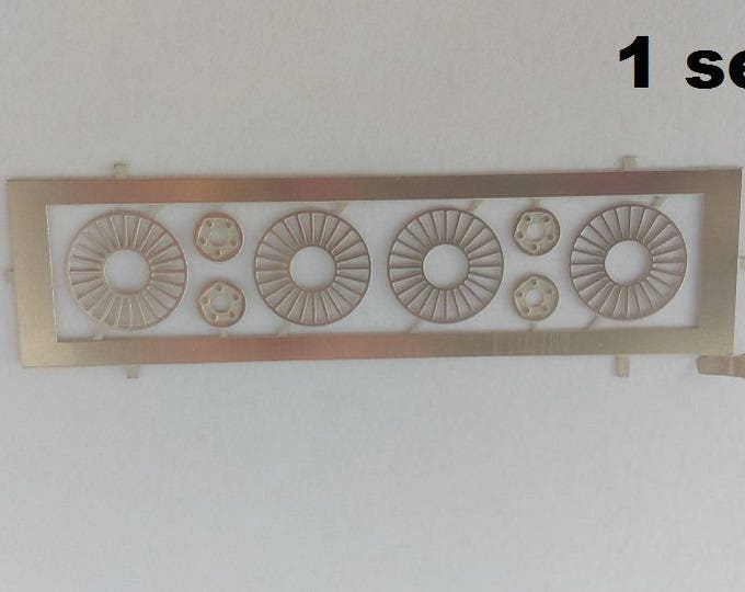 Pack with 4 photo-etched wheel inner parts and central element for 1:43 scale models - 9.8mm