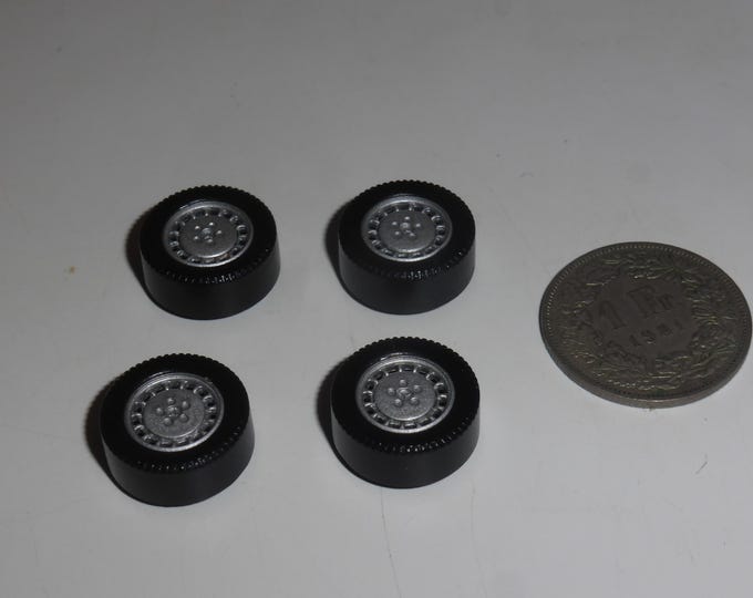 1:43 plastic wheels set for Mercedes cars of the 80-90s GMW069