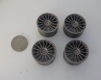 1:18 set of 4  plastic racing 15-spokes wheels (2 front, 2 rear) plus aluminium machined hubs SILVER