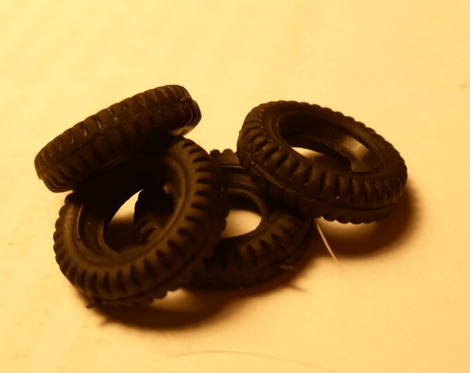 Set of 4 tires, threaded - Model car accessories - Scale model tires - 1:43 mm 3.2x13.0x6.6 Remember W40