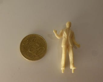 1:43 resin figurine man with jacket standing (to paint) GMF014