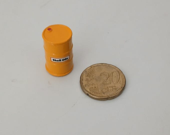 1:43 resin barrell (yellow, Shell Oils) for dioramas etc hand painted decalled and ready for display