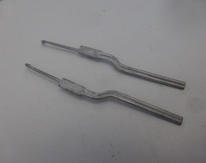 1:43 scale white metal exhausts for road and racing GT cars etc. of the 50-60s (pack of 2 pieces, left and right) [SE003]