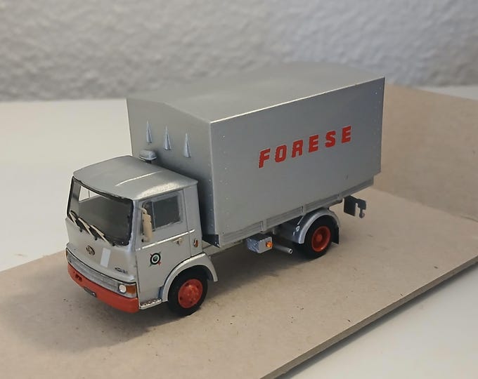 OM Fiat 55 series 50 2-axles truck Forese Italian courier with tarpaulin special Handbuilt model by Nonomologati 1:87 H0