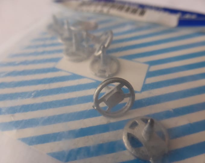 1:43 scale white metal steering wheels for Porsche and other GT cars of the 80s (pack of 8) Tron SP61
