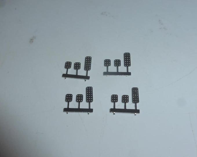 1:43 photoetched racing pedals for formula, GT and sportscars (pack of 4 units)