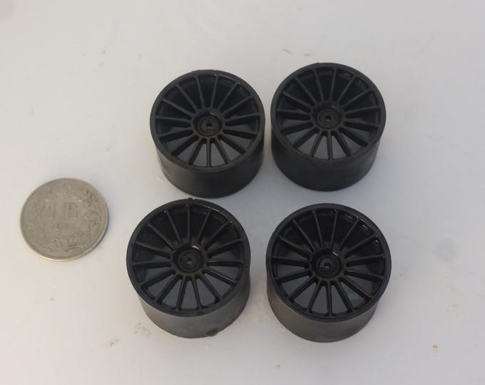 1:18 set of 4  plastic racing 15-spokes wheels (2 front, 2 rear) plus aluminium machined hubs GLOSS BLACK