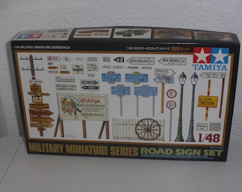 1:48 Road sign set (military miniature series set n.9) to assemble and paint Tamiya 32509
