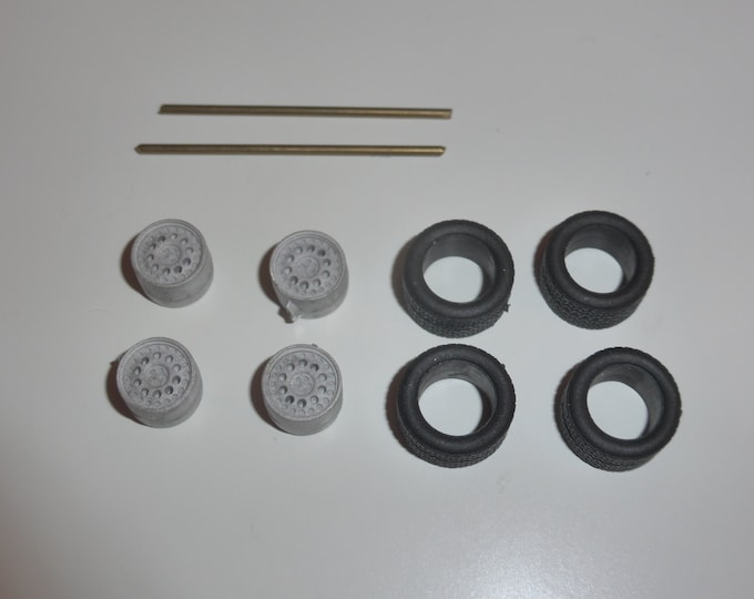 white metal Cromodora wheels and tires for Lancia 037 and other rally/road cars Carrara Models 23 1:43