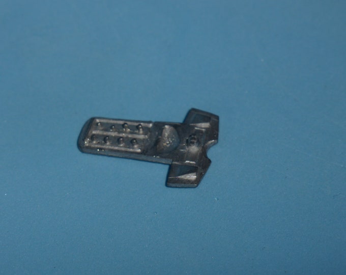 white metal inlet trumpets base + oil caps for Maserati Tipo 151 AMR original spare parts 1:43 [MB-S001]