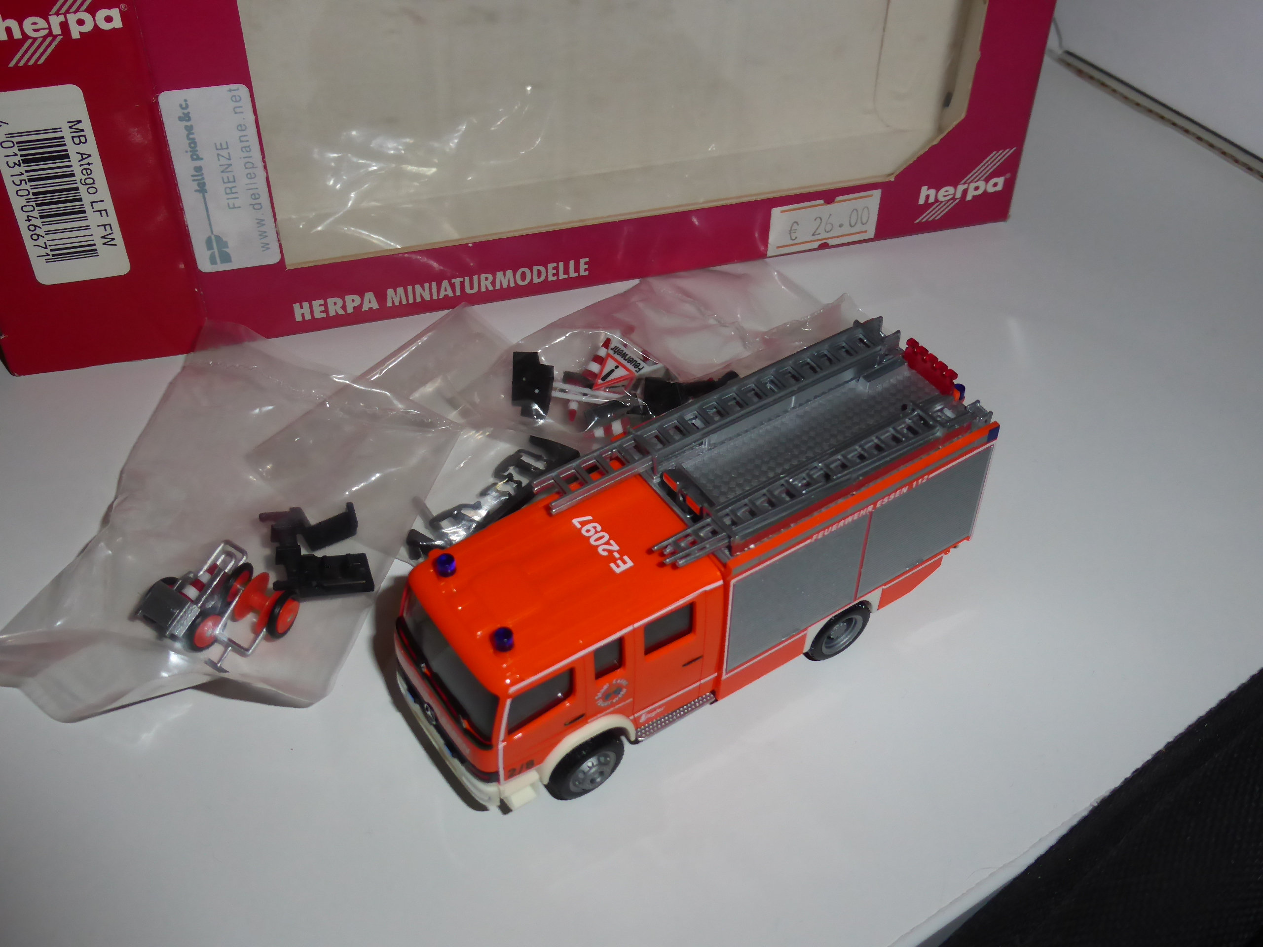 Mercedes Atego LF Ziegler Feuerwehr Essen 112 FW E-2097 1:87