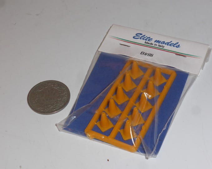 1:43 plastic traffic cones (10x) for road and racing venues Elite Models