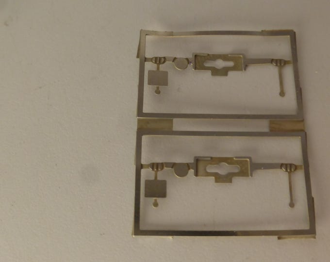 Photoetched rear panels for trucks of the 70/80/90s with oval lights by Nonomologati 1:87 H0