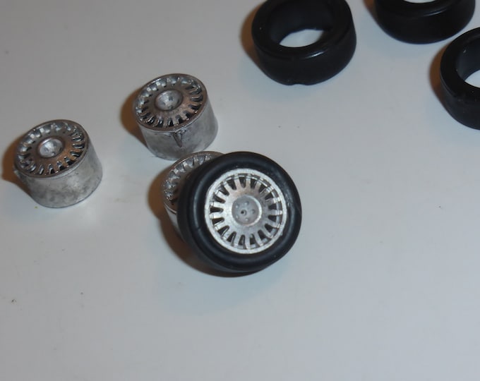 high definition 1:43 white metal Cromodora-type wheels for Rally cars of the 90s Tron A74