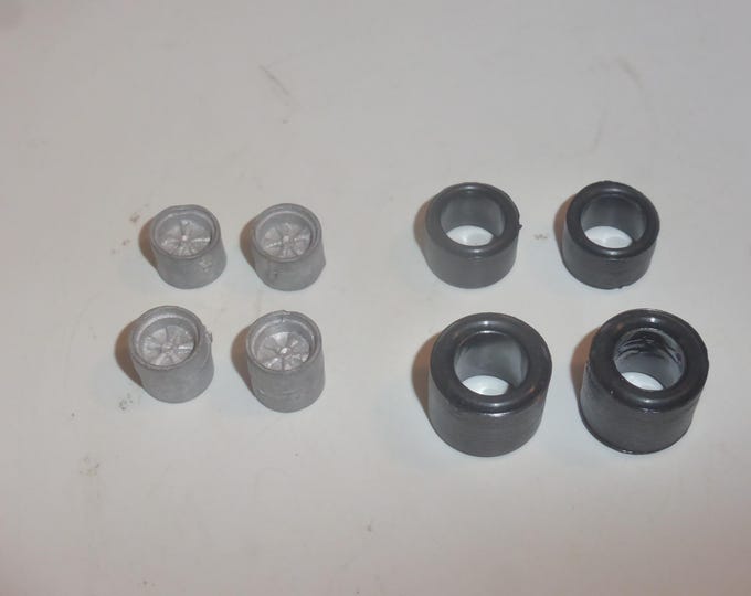 1:43 white metal Fuchs type wheels (and rubber tires) for competition Porsche cars of the 70s FDS production #1