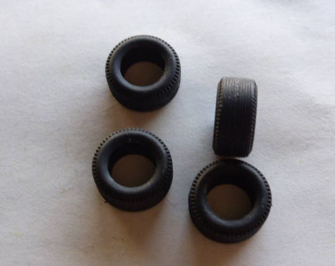 Set of 4 tires, threaded - Model car accessories - Scale model tires - 1:43 mm 7.5x15.7x9.0 #4319