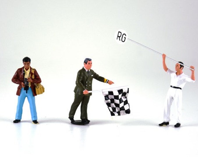 set of 3 resin handpainted 1:43 figures 50s mechanic with lollypop / photographer / race director with flag Le Mans Miniatures COFLM143004M