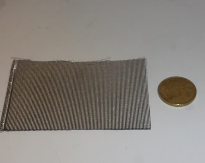 Metal mesh for radiators, grilles etc (fine texture) cm 13x4.5 sheet to cut Tron production