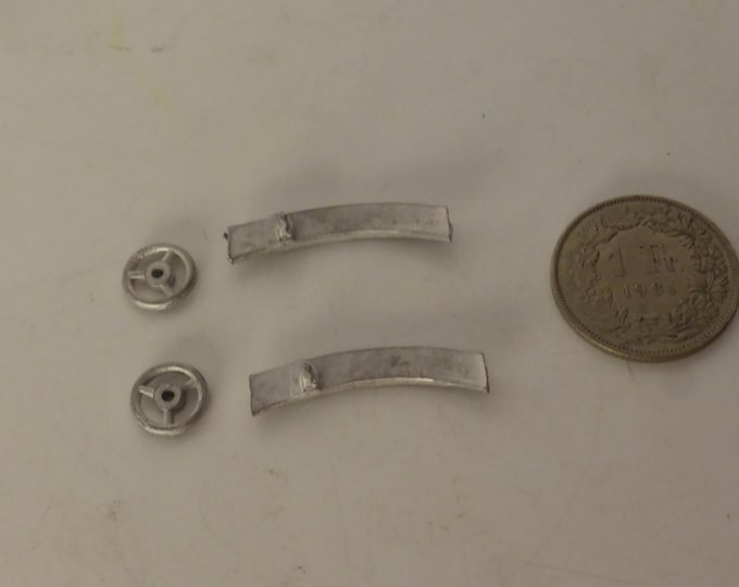 1:43 white metal dashboards (2 pieces) with 3-spokes steering wheel for vintage cars