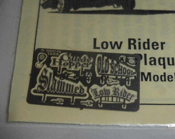 1:24 and 1/25 photoetched Low rider window plaques, keys and keyrings The Model Car Garage 2083