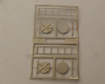 Photoetched tank caps and ladder for tanker trucks (2 sets) by Nonomologati 1:87 H0