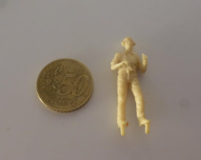 1:43 resin figurine racing team manager (to paint) GMF025