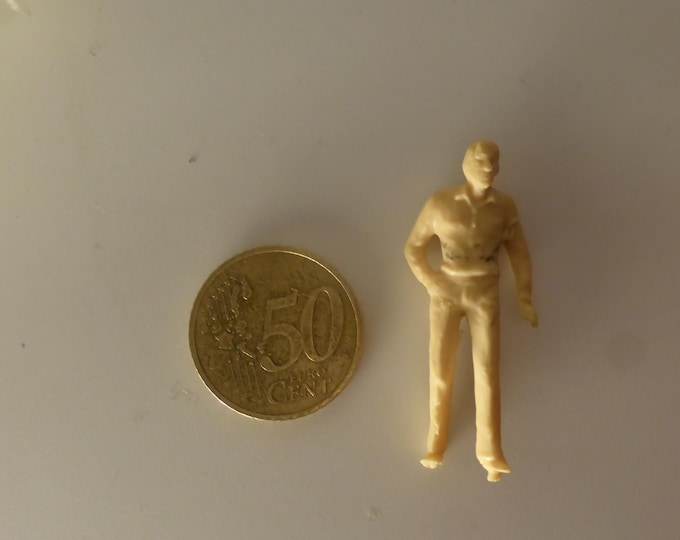 1:43 resin figurine young man with shirt standing (to paint) GMF020