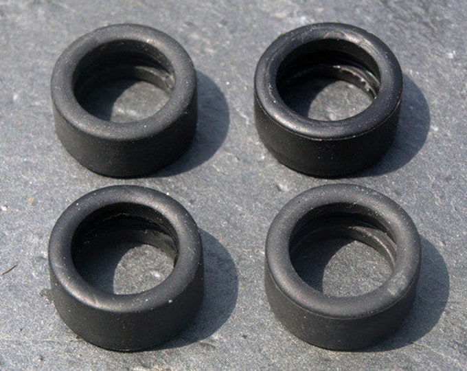 set of 4 tires for racing cars (see sizes in main text) GTS Série Le Mans Miniatures slot cars 1:32 SPA132029