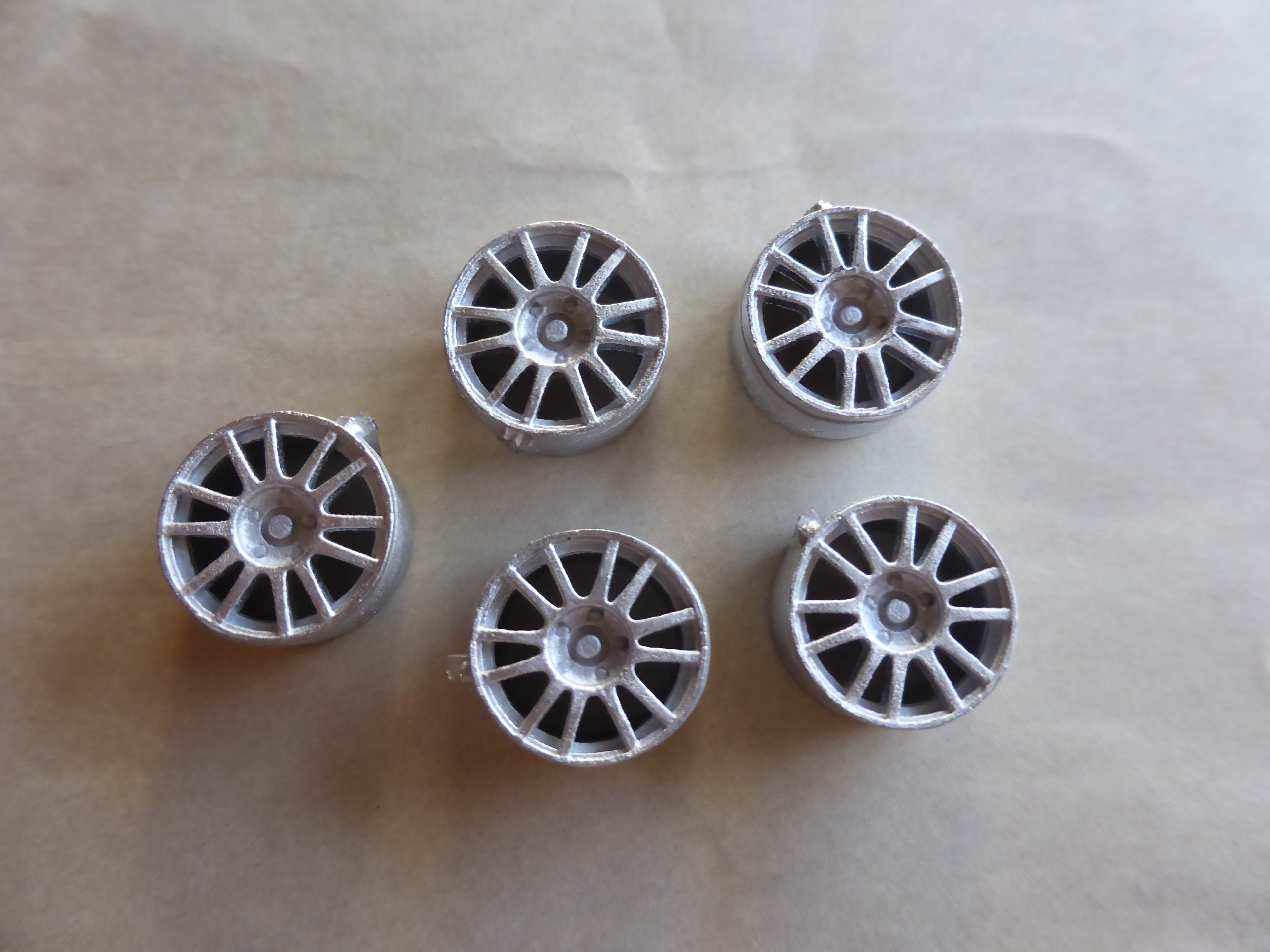 white metal 12-spokes 1:43 wheels for Opel Adam R2 and other rally cars ...
