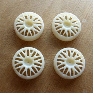 Set of 4x 1:18 central  sections for Porsche, BMW, Aston Martin racing and sport cars high definition