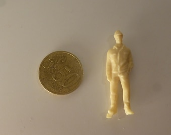 1:43 resin figurine man with cap and jacket standing (to paint) GMF015