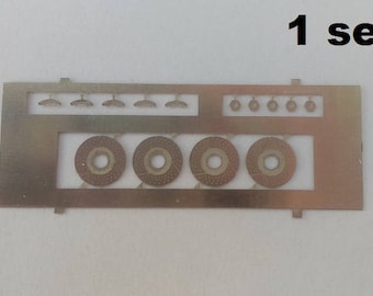 Pack with 4 brake discs, calipers and wheel nuts for 1:43 scale models - Discs diameter = 8mm