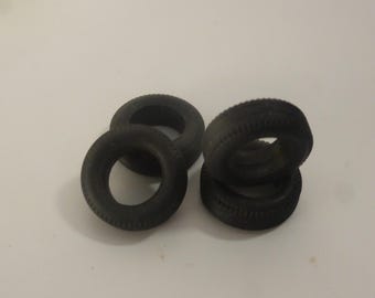 1:43 scale set of 4 treaded tires for small GT and sportscars mm 15.80x5.85 GMT011