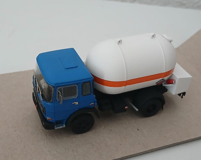 OM 110 2-axles truck Italian GAS tanker special Handbuilt model by Nonomologati 1:87 H0