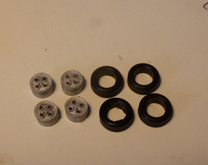 high definition 1:43 white metal "4-eyes" wheels set for road and rally cars (Ford Escort, Fiat...) Tron A55