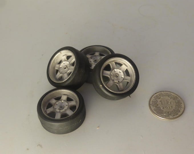 1:18 white metal 6-spoke wheels and slick tires for racing and sportscars