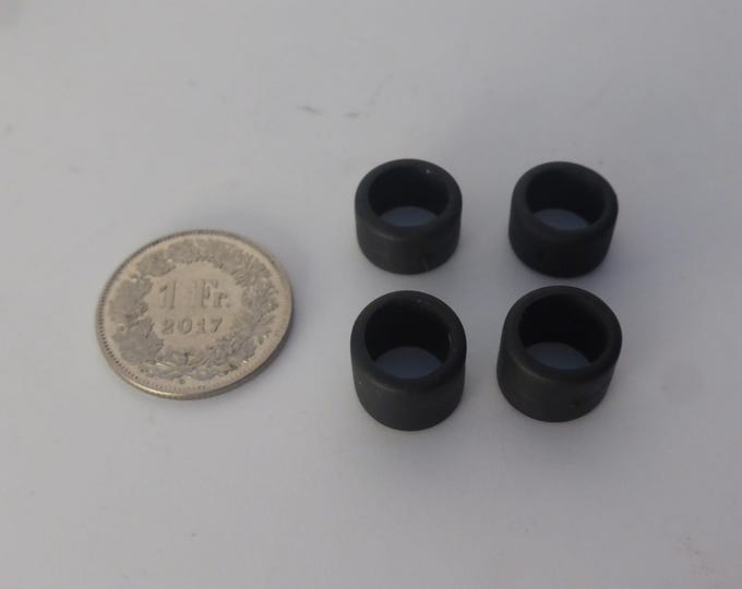 1:43 scale set of 4 slick tires for racing cars of the 70-80s (front and rear) GMT021