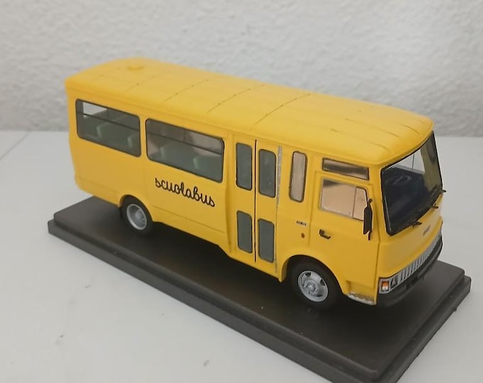 OM Fiat 55-10 (series 50) 2-axles Italian Scuolabus special Handbuilt model by Nonomologati 1:43