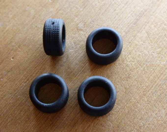 Set of 4 tires, threaded - Model car accessories - Scale model tires - 1:43 mm 6.4x13.5x8.8 #4329