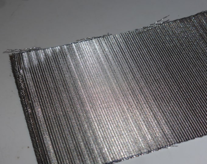 Metal mesh for radiators, grilles etc (fine texture) cm 8x6 sheet to cut Tron production