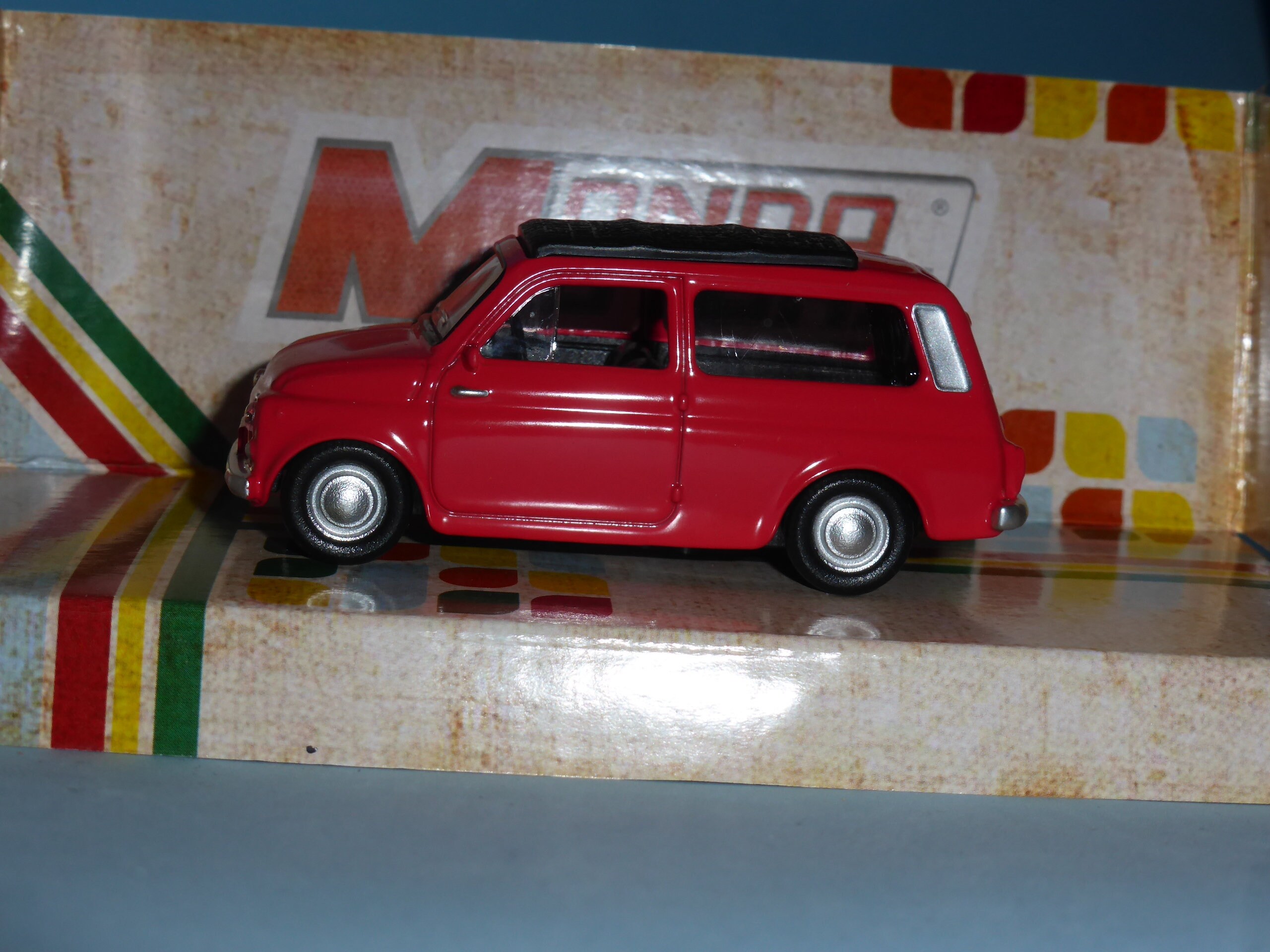 Fiat 500 Giardiniera 1961 red - Mondo Motors Happy Birthday range - Die  cast model 1:43 - Brand new in box