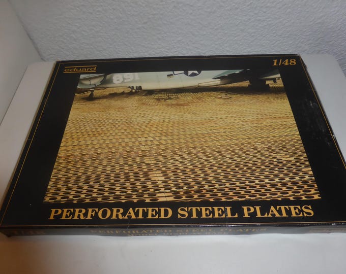 1:48 perforated steel plates effect model display base in plastic cm 16x22.5 Eduard production 8801