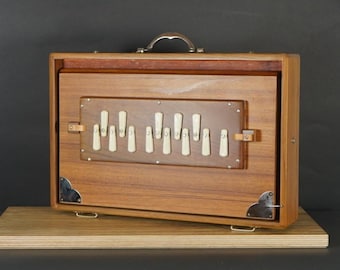 Caja Shruti compacta de Brooklyn Healing Arts