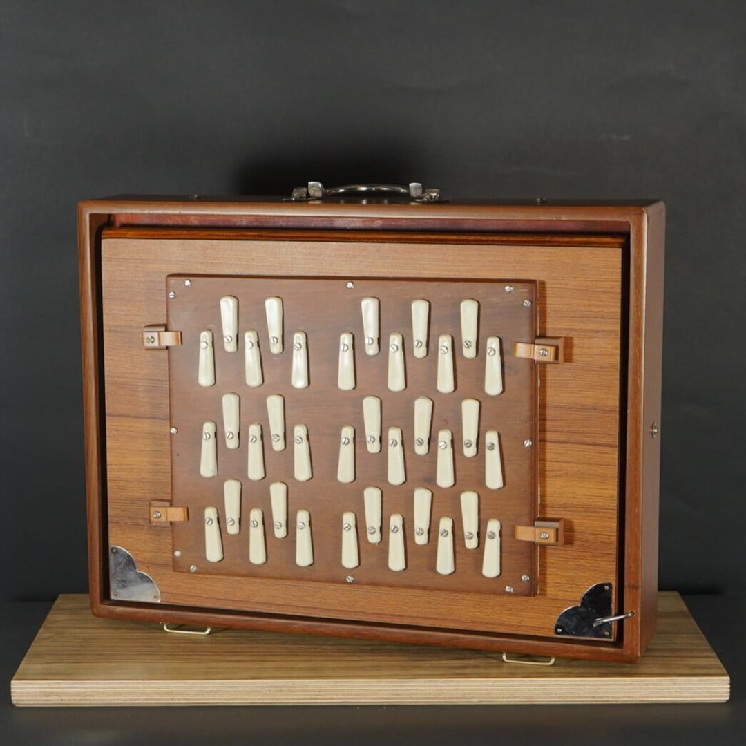 3 Octave Shruti Box by Brooklyn Healing Arts X Monoj Kumar Sardar Reiki