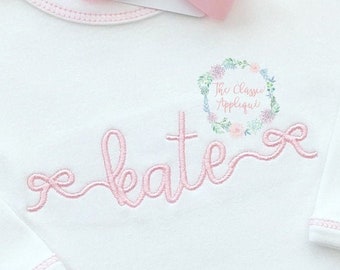 Kelli Bow Swash Schrift Schrift Maschinenstickerei Design Datei