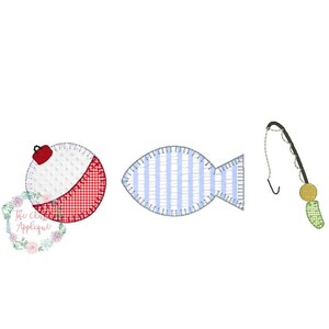 Op de afbeelding: Een set van drie geborduurde patches met een rode en witte dobber, een blauw-wit gestreepte vis en een groene en gele hengel.